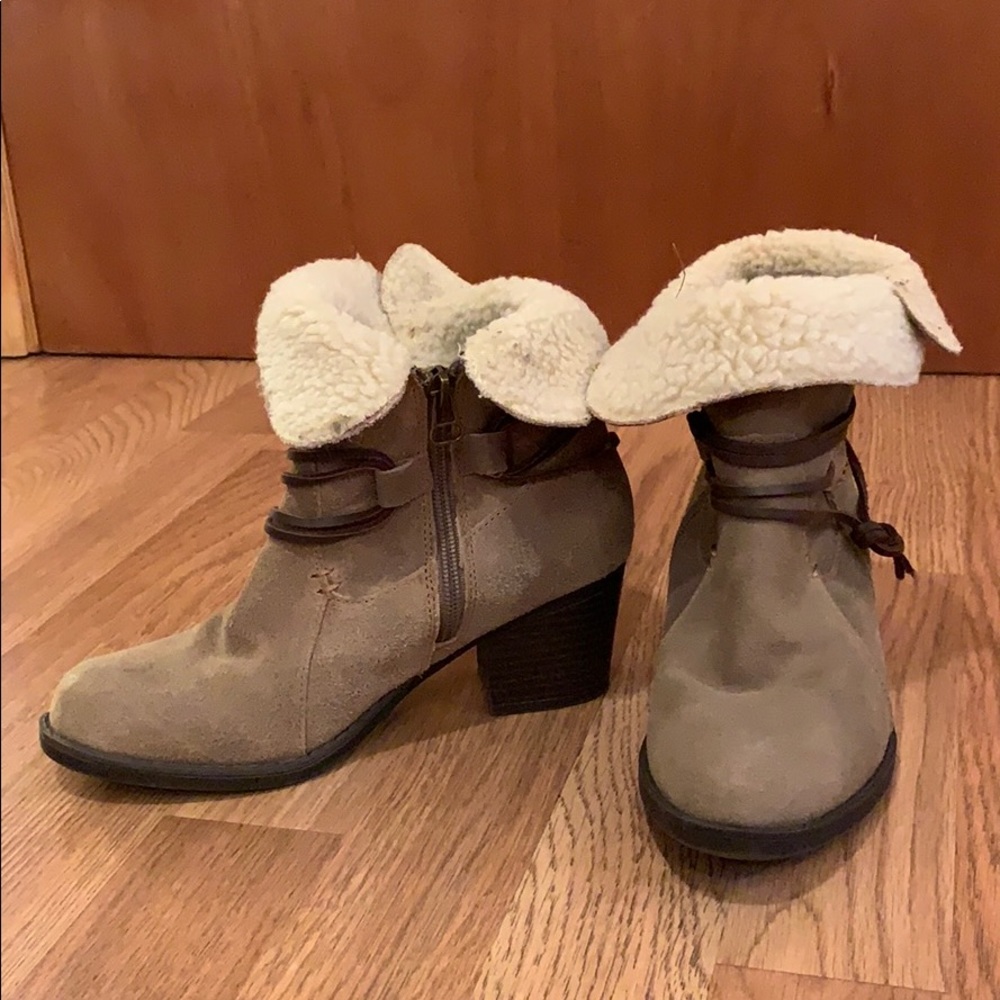 Booties - Picture 3 of 4